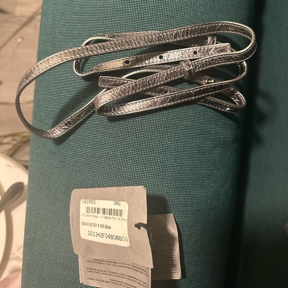 Balenciaga Le Cagole Mini w/Chain w/Tags
Silver - Picture 8 of 9